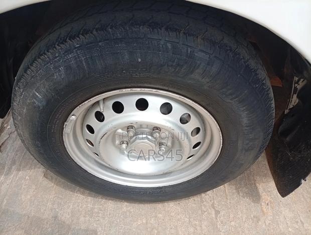 Mitsubishi L200 2009 White