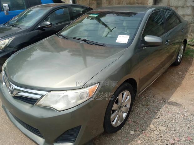 Toyota Camry 2014 Gray
