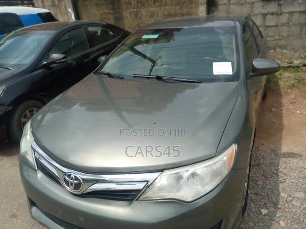 Toyota Camry 2014 Gray