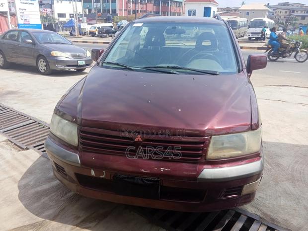 Mitsubishi SpaceWagon 1998 Red