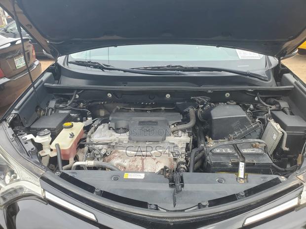 Toyota RAV4 XLE AWD (2.5L 4cyl 6A) 2016 Black