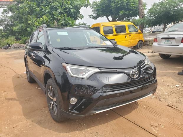 Toyota RAV4 XLE AWD (2.5L 4cyl 6A) 2016 Black