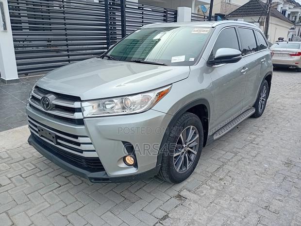 Toyota Highlander 2018 Silver