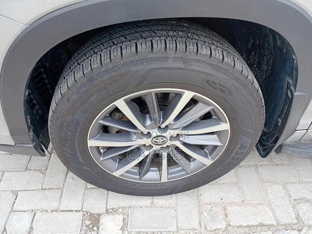 Toyota Highlander 2018 Silver