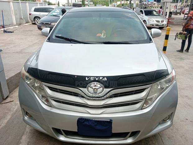 Toyota Venza 2011 Silver