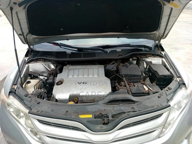 Toyota Venza 2011 Silver