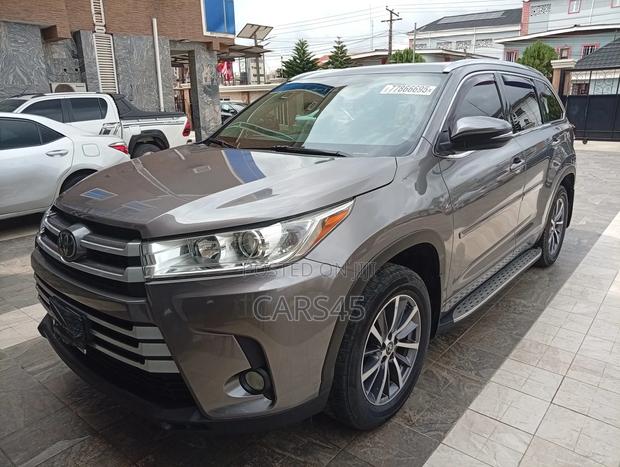 Toyota Highlander 2019 Gray