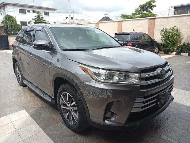 Toyota Highlander 2019 Gray