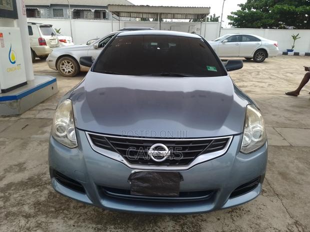 Nissan Altima 2010 Blue