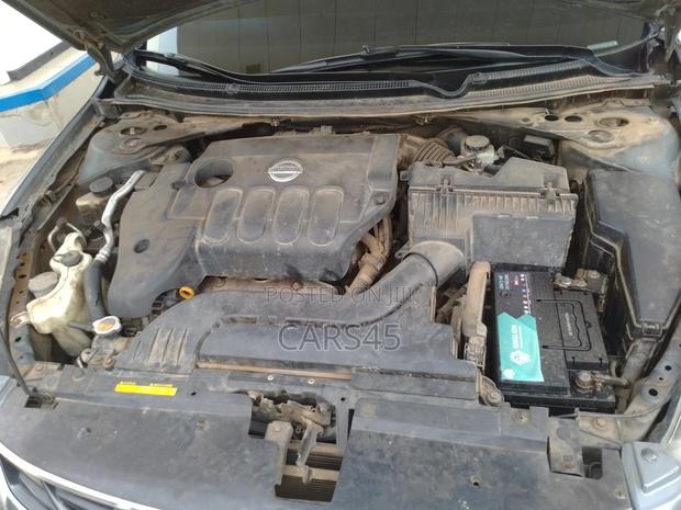 Nissan Altima 2010 Blue