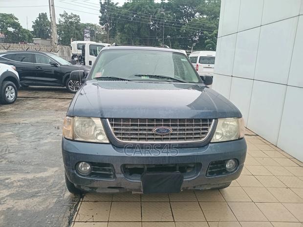Ford Explorer 2004 Blue
