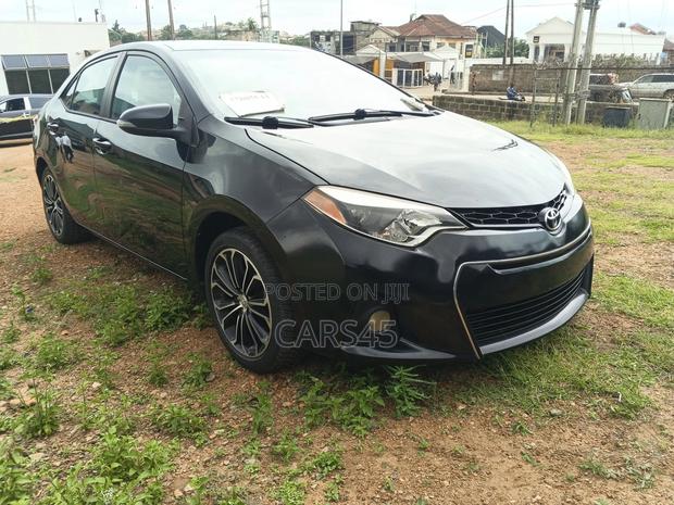Toyota Corolla 2015 Black