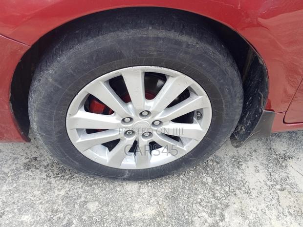 Toyota Corolla Base 4dr Sedan (1.8L 4cyl 5M) 2011 Red