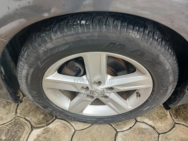 Toyota Camry LE 4dr Sedan (2.5L 4cyl 6A) 2014 Gray