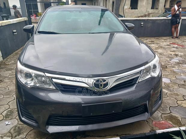 Toyota Camry LE 4dr Sedan (2.5L 4cyl 6A) 2014 Gray