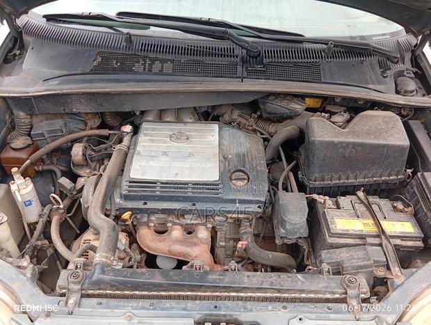 Toyota Sienna 2002 Blue