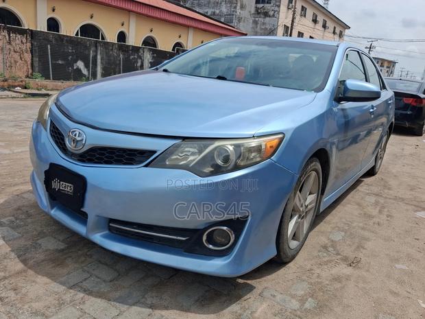 Toyota Camry 2014 Blue