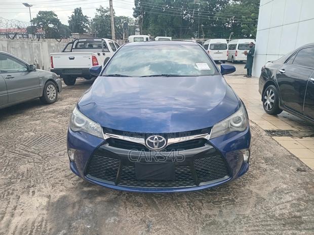 Toyota Camry SE 4dr Sedan (2.5L 4cyl 6A) 2016 Blue