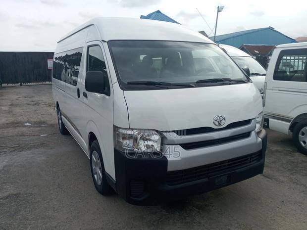 Toyota HiAce 2015 White