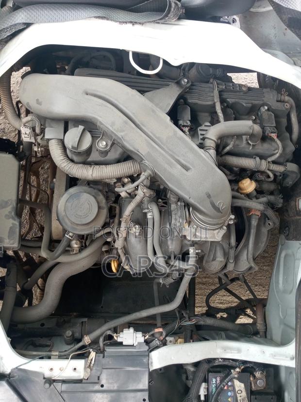 Toyota HiAce 2015 White