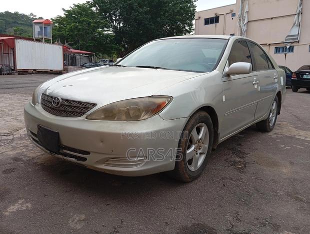 Toyota Camry 2002 Silver