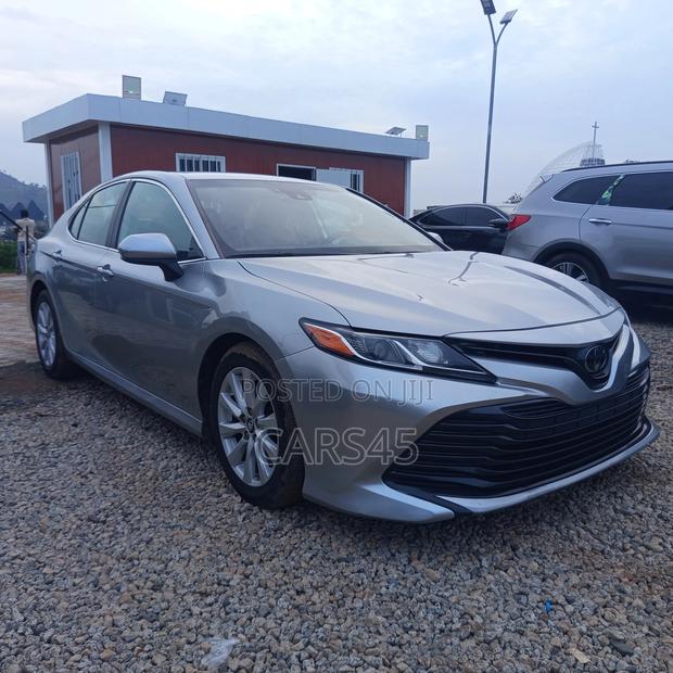 Toyota Camry 2020 Silver