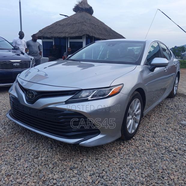 Toyota Camry 2020 Silver