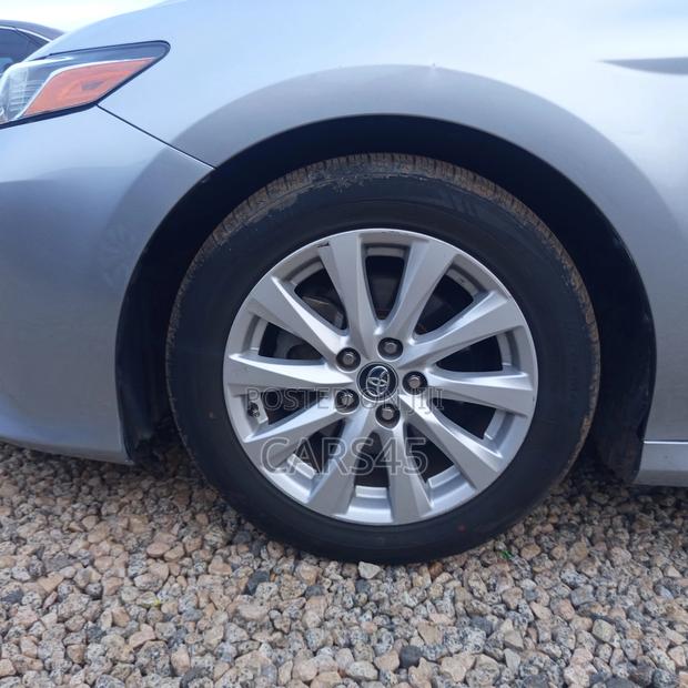Toyota Camry 2020 Silver