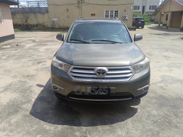 Toyota Highlander 2013 Gray