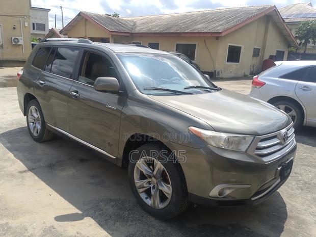 Toyota Highlander 2013 Gray