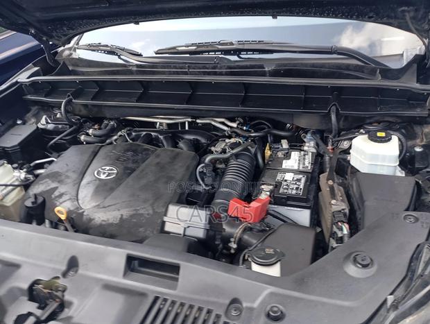 New Toyota Highlander XLE 2021 Black