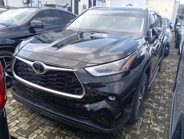 New Toyota Highlander XLE 2021 Black