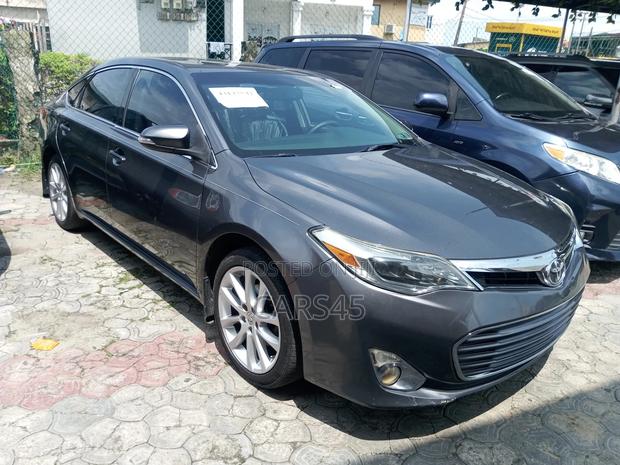 Toyota Avalon XLE Touring Sedan FWD (3.5L 6cyl 6A) 2013 Gray