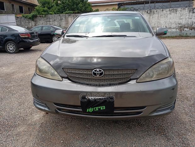 Toyota Camry LE 4dr Sedan (2.4L 4cyl 5M) 2003 Gray