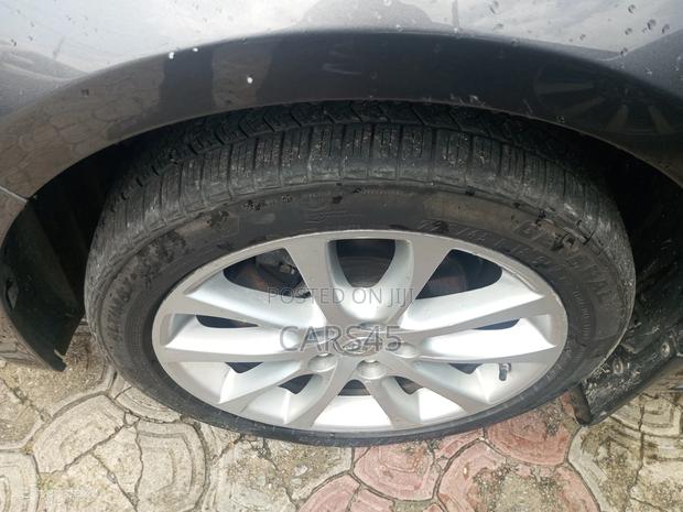 Toyota Avalon XLE Touring Sedan FWD (3.5L 6cyl 6A) 2013 Gray