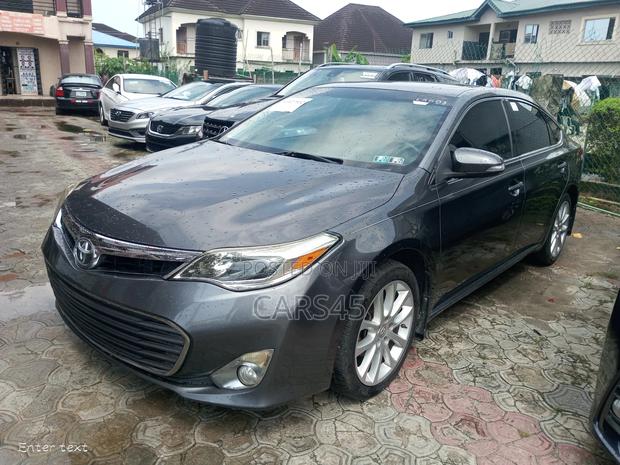 Toyota Avalon XLE Touring Sedan FWD (3.5L 6cyl 6A) 2013 Gray