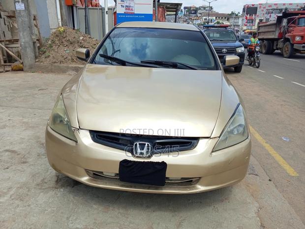 Honda Accord 2004 Gold