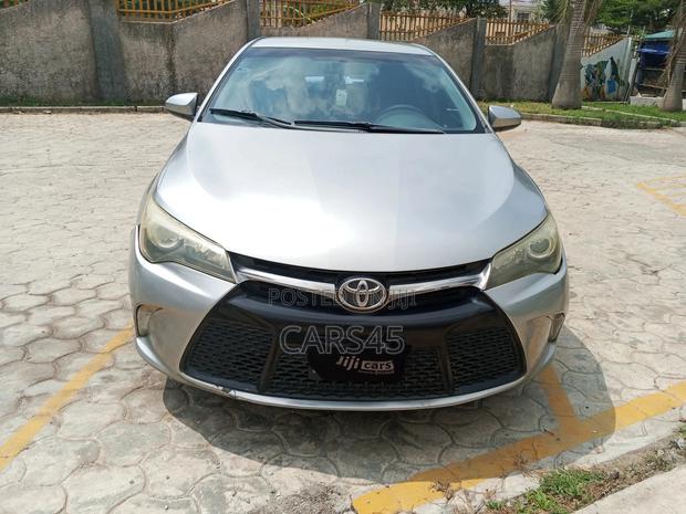 Toyota Camry 2015 Silver