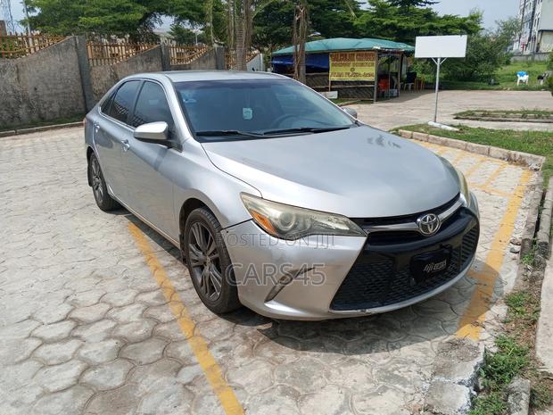 Toyota Camry 2015 Silver