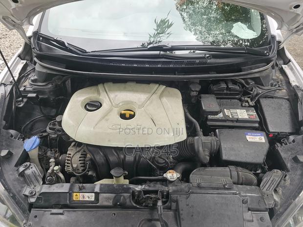 Hyundai Elantra 2015 White