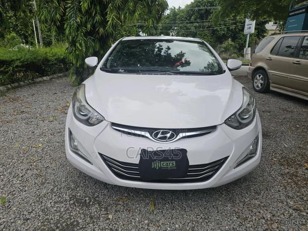 Hyundai Elantra 2015 White