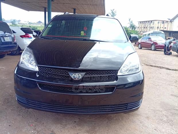 Toyota Sienna 2005 Black