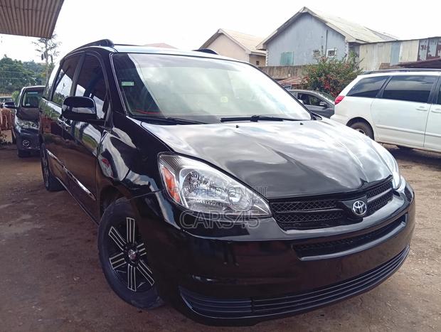 Toyota Sienna 2005 Black
