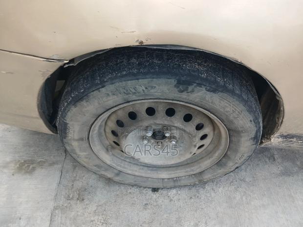 Toyota Corolla 2004 Gold