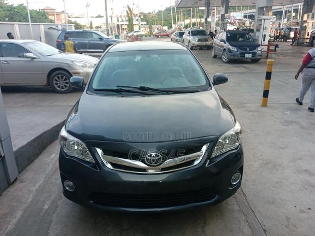 Toyota Corolla 2011 Gray