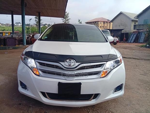 Toyota Venza 2010 White