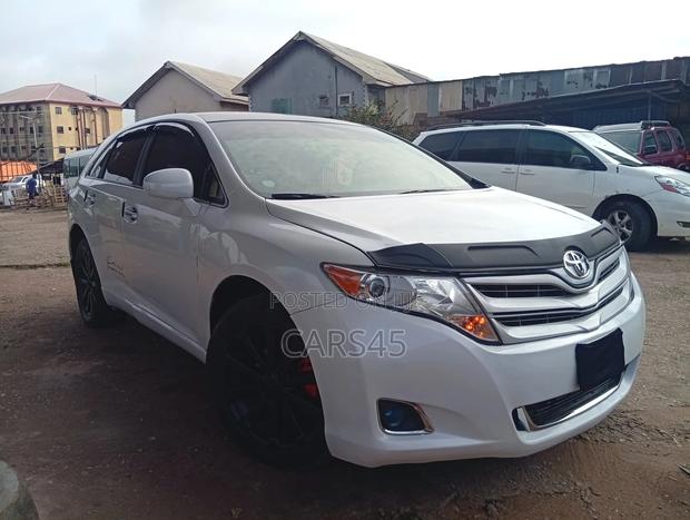 Toyota Venza 2010 White