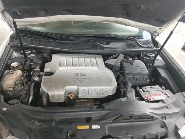 Toyota Avalon Limited 2006 White