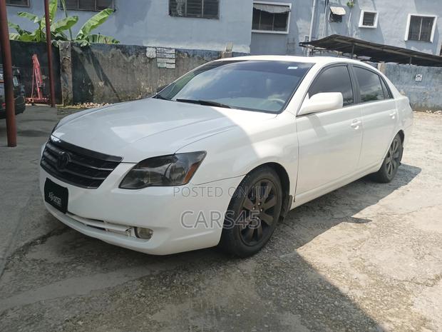 Toyota Avalon Limited 2006 White