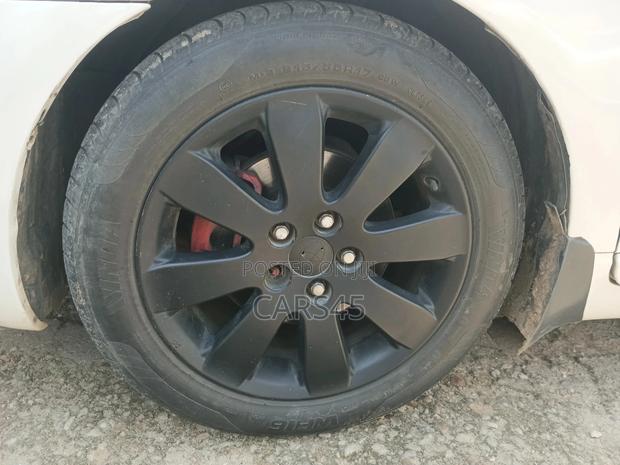 Toyota Avalon Limited 2006 White